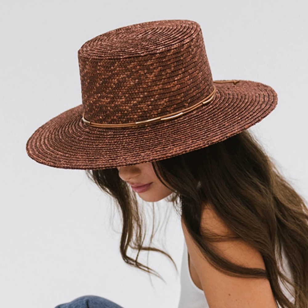 Capri Short Brim - Elegant Brown Straw Hat